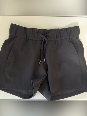 Lululemon On The Go Black Shorts Sz 2